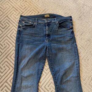 MOTHER The Weekender Jeans